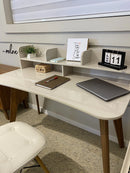 Escrivaninha com Nichos