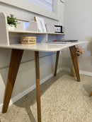 Escrivaninha com Nichos